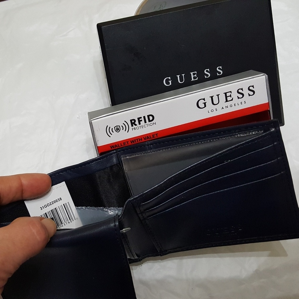 ๐ great gift NIB authentiC guess mens wallet - Picture 6 of 7